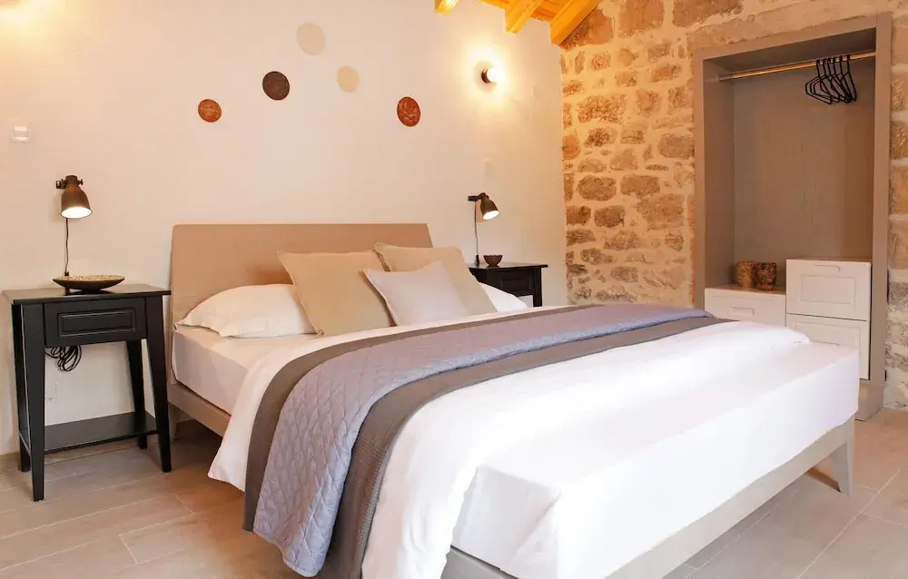Amazing Home in Bol With 5 Bedrooms, Jacuzzi and Wifi