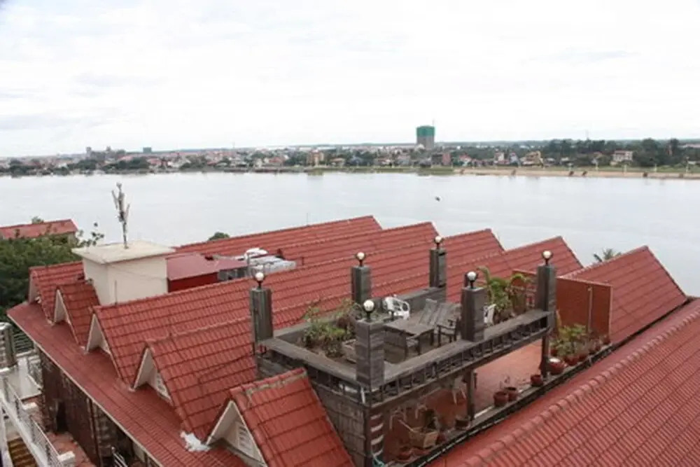 Lux Riverside Hotel & Apartment