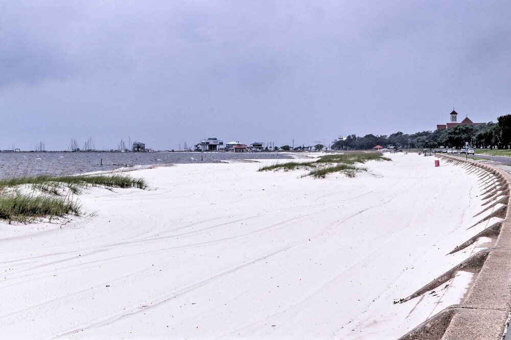 Gulfport Home w/ Deck & Grill, Walk to Beach!