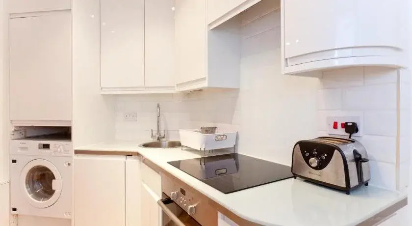 Trafalgar Square Apartments
