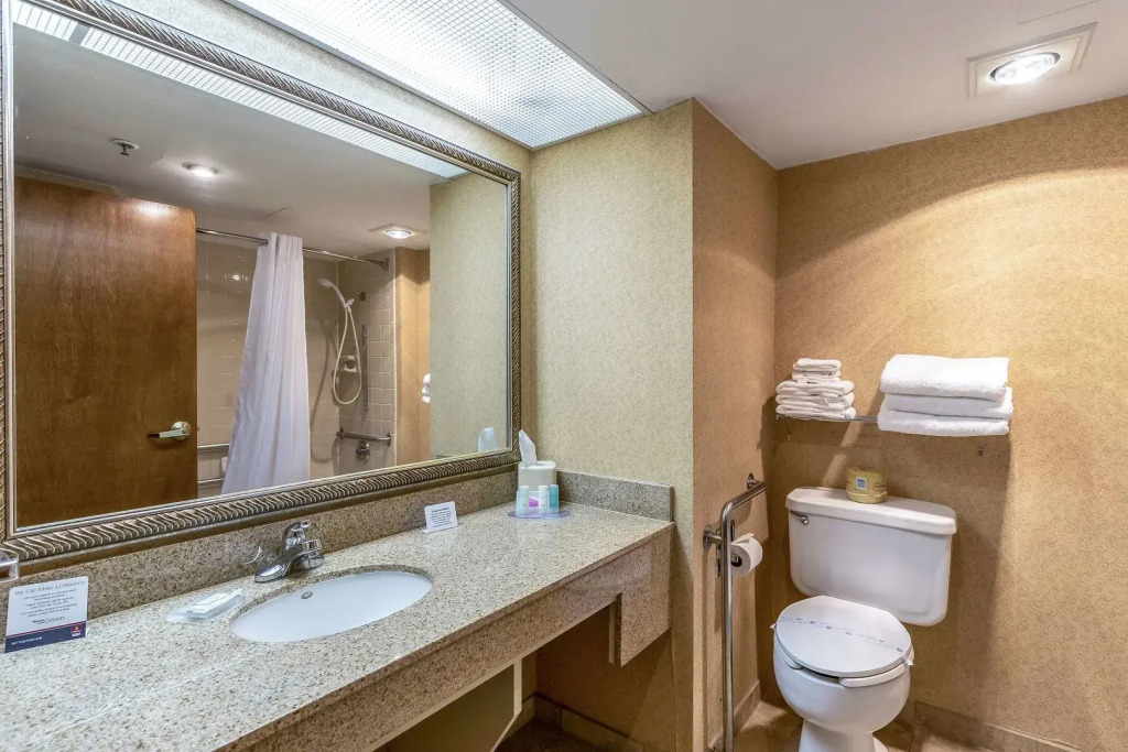 Tulsa Square Hotel Central, I-44 By OYO
