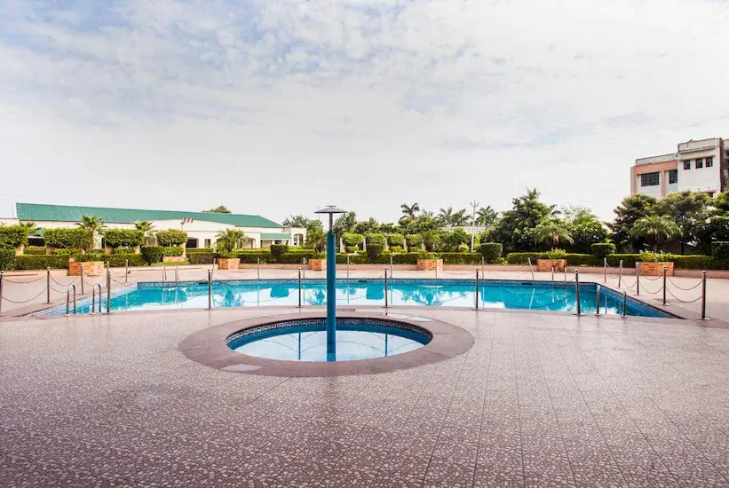 Ark Hotel And Resort