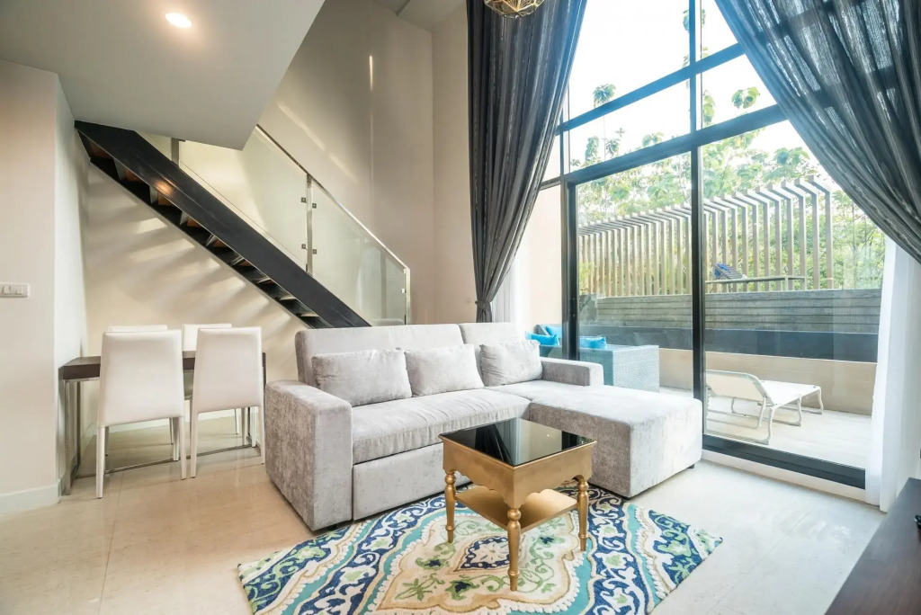 Pool access duplex in Surin condo for 4 people