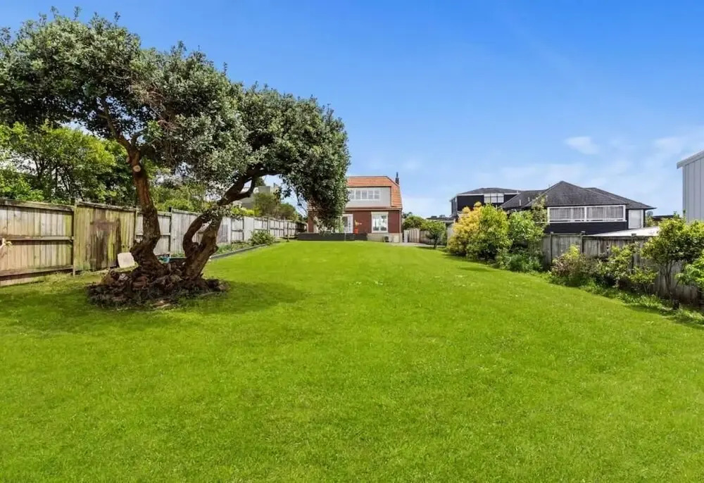 3min to beach 4 bedroom villa