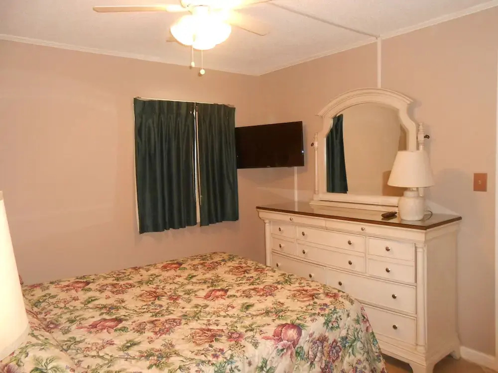1007 Waters Edge Resort 1 Bedroom Condo