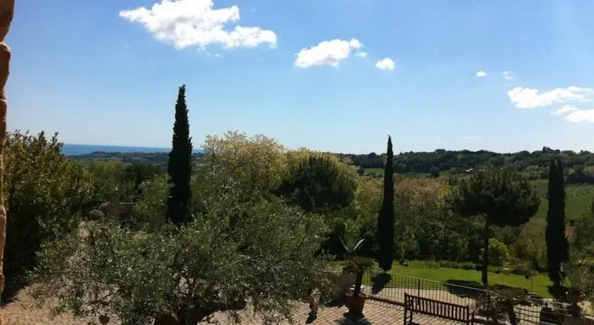 Borgo Latino Azzurro Selvaggio