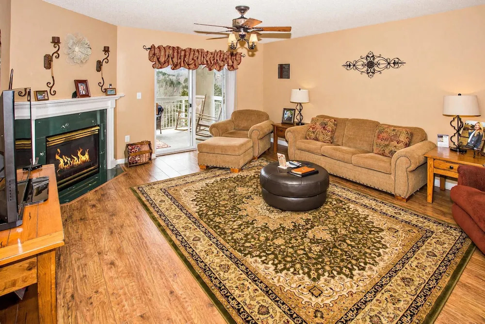 Whispering Pines 532