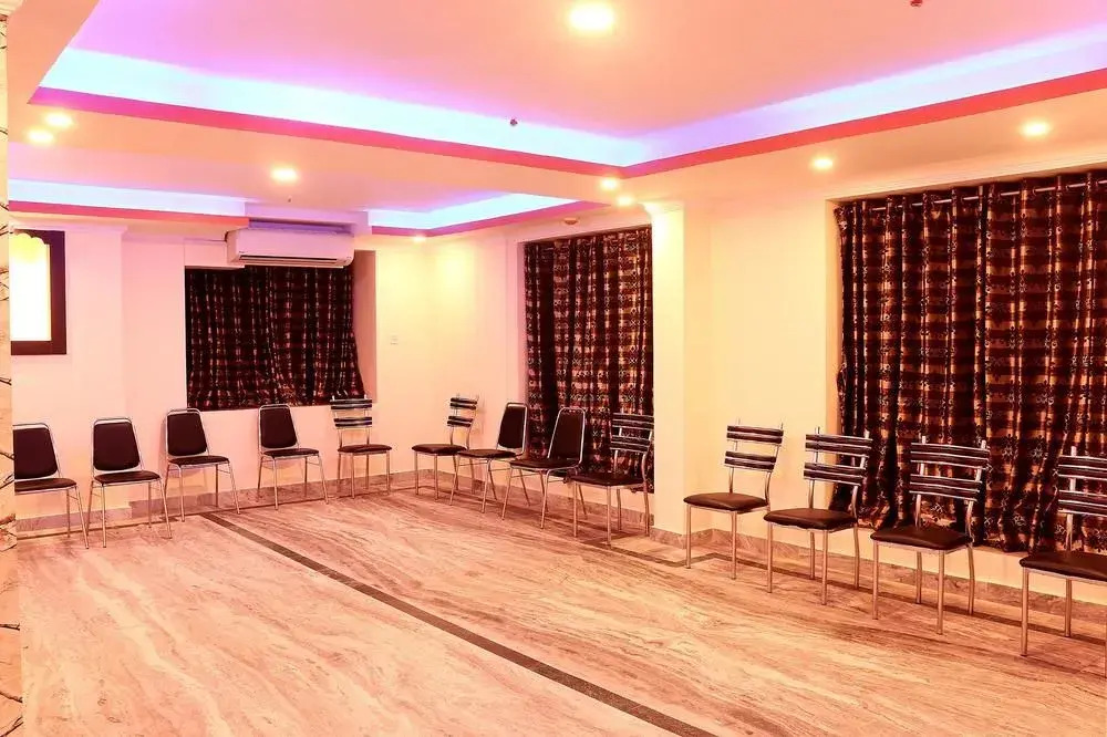 OYO 1689 Hotel Victoria Inn