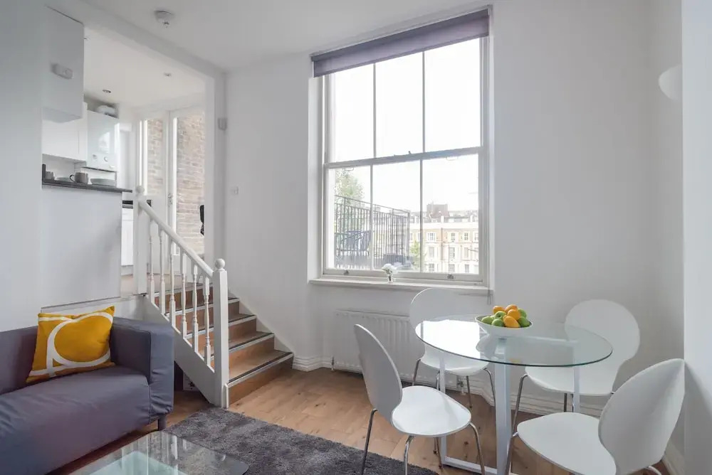 Bright 2BR Flat With Terrace Near Earls Court st