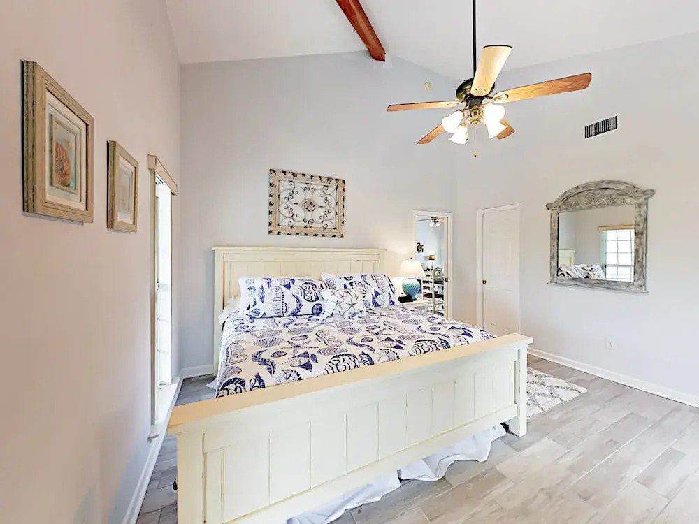 6727 Driftwood Dr Home 4 Bedrooms 3 Bathrooms Home