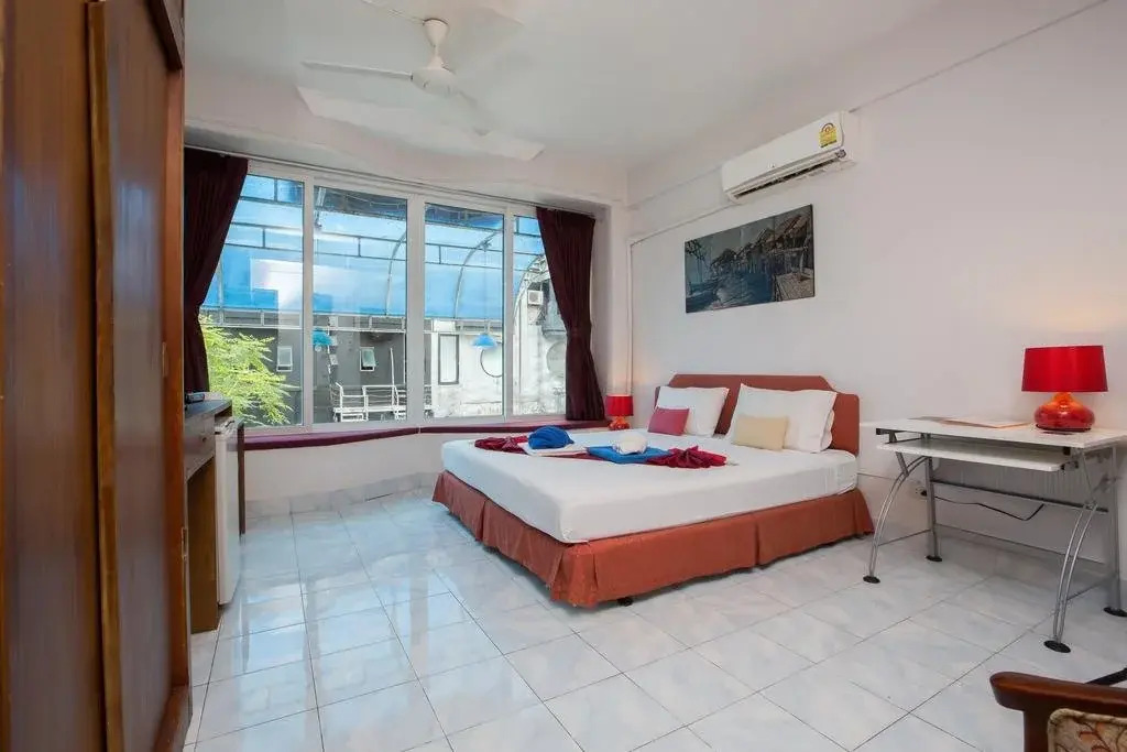 Sundowners Guesthouse