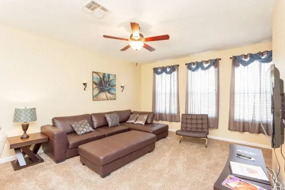 3 Bedroom Modern Townhome 4003 Townhouse