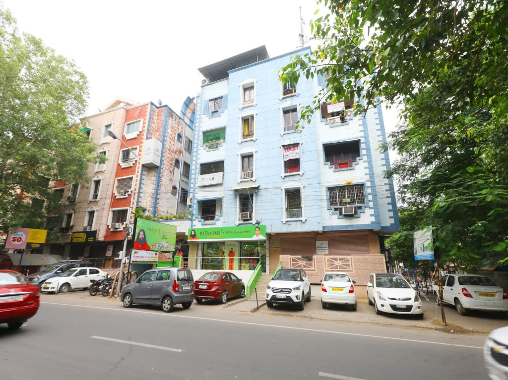 OYO 13297 Neha Residency