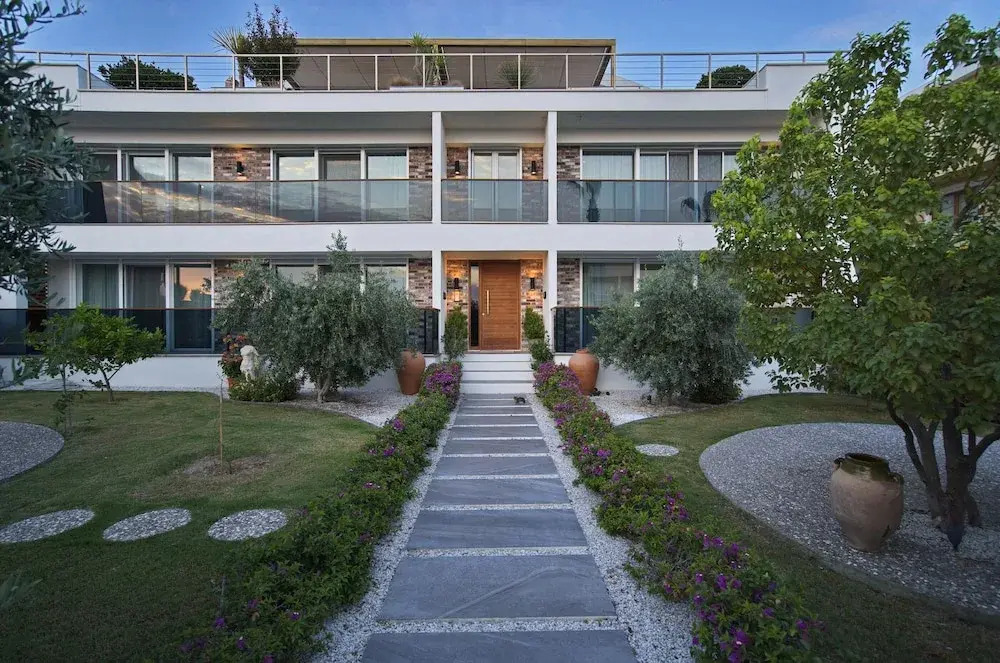 Elia Apartments