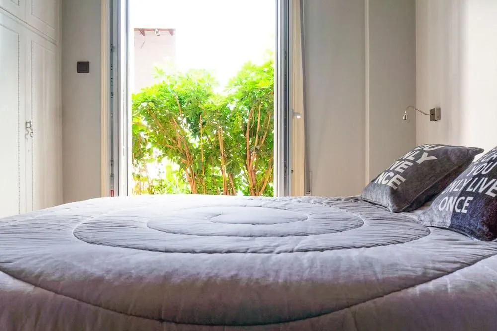 The Burton Luxury 1BR in Plaka, Athens
