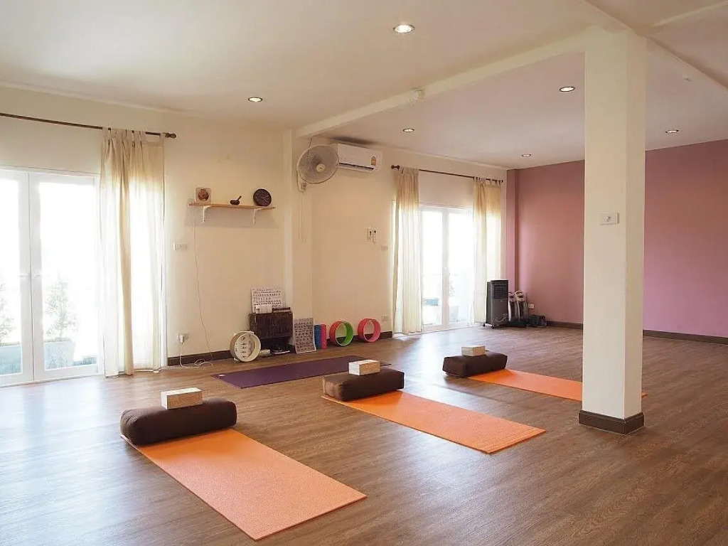 Life Station - Hostel
