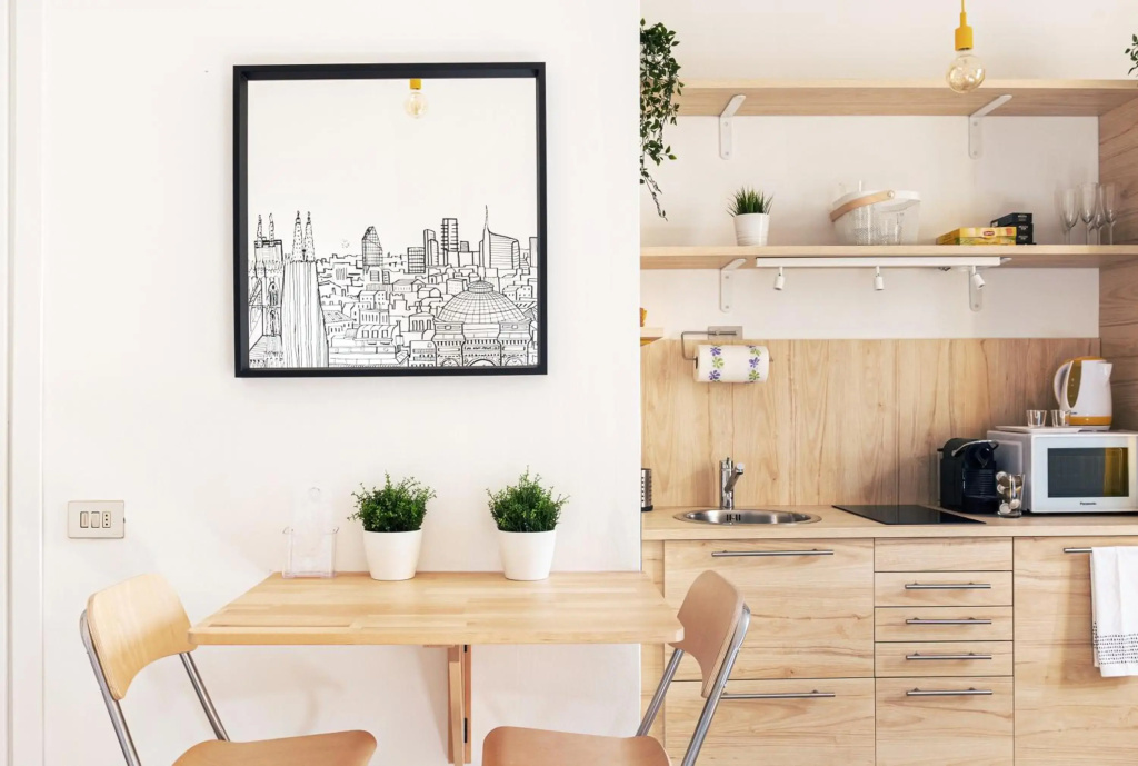 A Yellow Touch - Modern Studio in Isola Milano