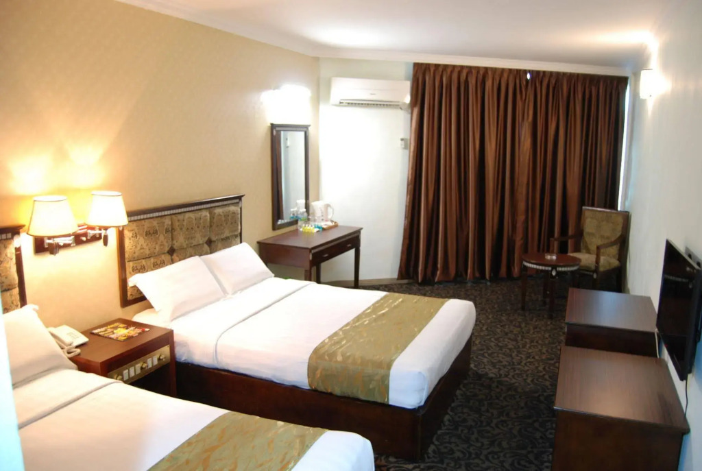 Greenleaf Hotel