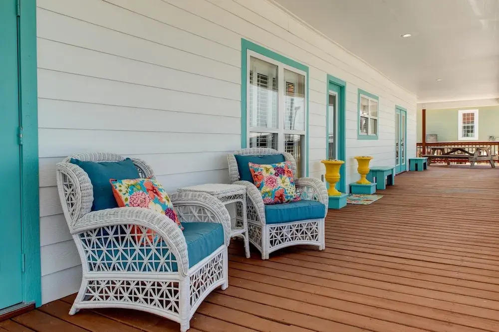 Dauphin Charm - 2237 Bienville