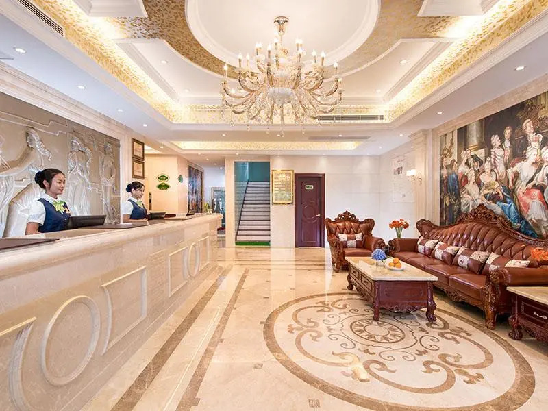 Vienna Hotel Shenzhen Dongmen Hubei Metro Station
