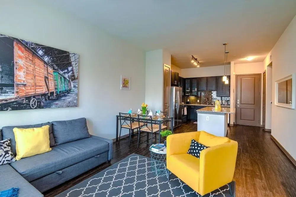 Beautiful & Modern Memorial Home - Near Everything