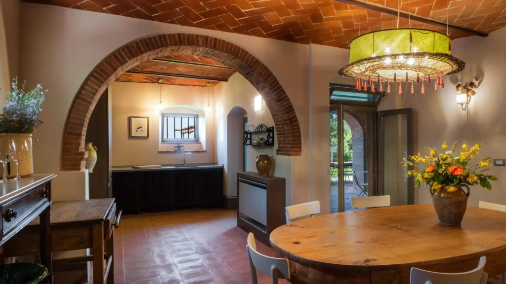 Sleeps: 12 (6 bedrooms, 6 bathrooms) 450 m2. Private garden and the pool (5x12 mts – 1,30mts depth),-VILLA LEOPOLDINA