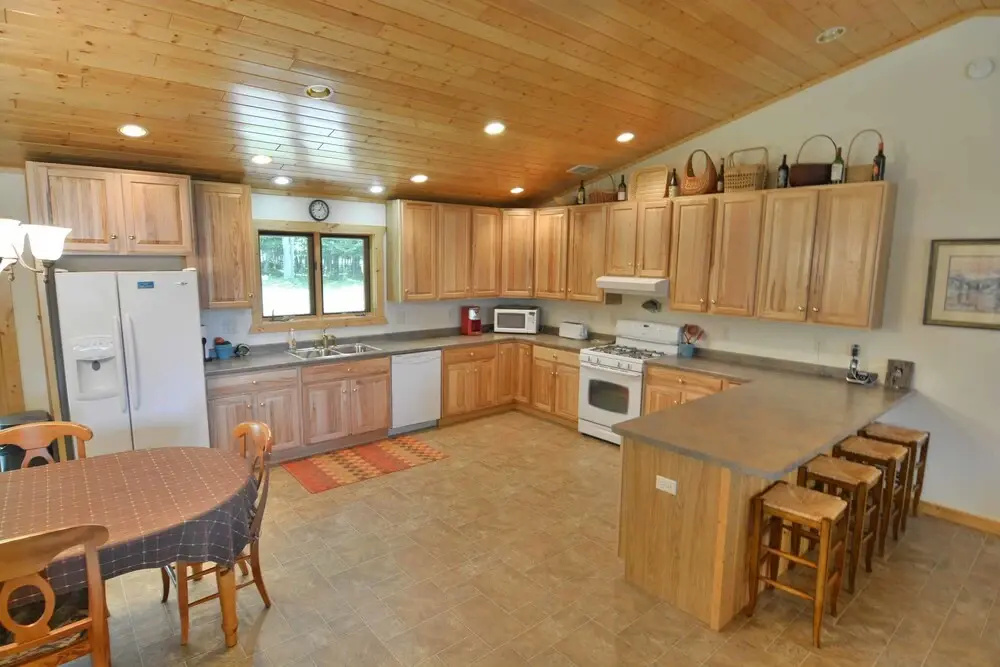 Namakagon Landing 4 Bedroom Home by RedAwning