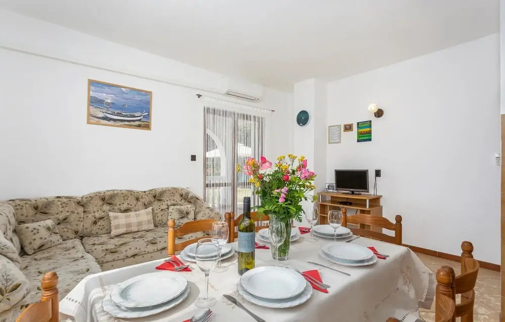 Amazing Home in Omisalj With Wifi and 2 Bedrooms