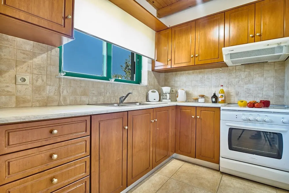 Achilleas Apartments with Sea View
