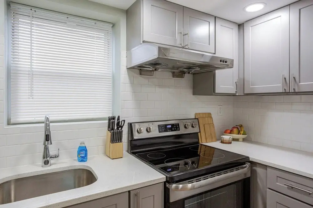 Stylish Minimalist Stay in City Center