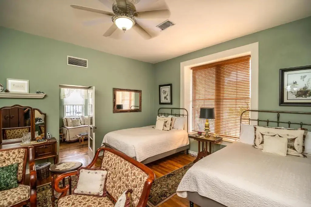Royal Elizabeth Bed & Breakfast