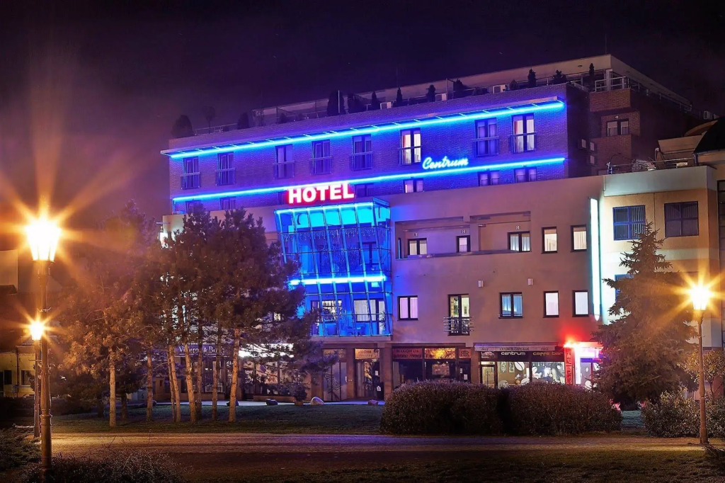 HOTEL CENTRUM with free parking