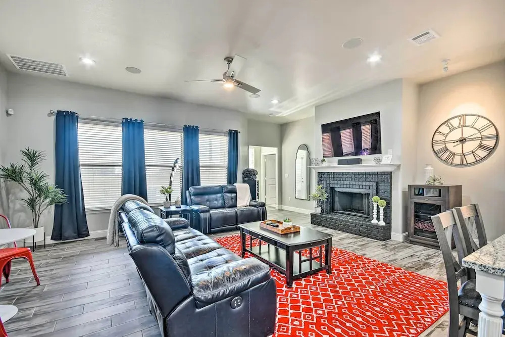 Modern Amarillo House w/ Fire Pit + Hot Tub!