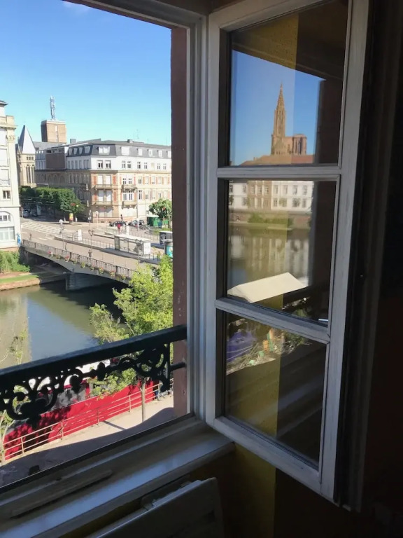 Appt lumineux & belle vue sur les quais