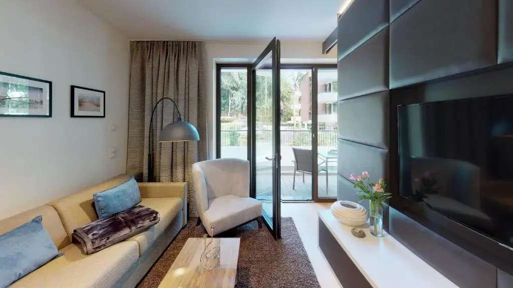 White Pearl Apartment 0.08