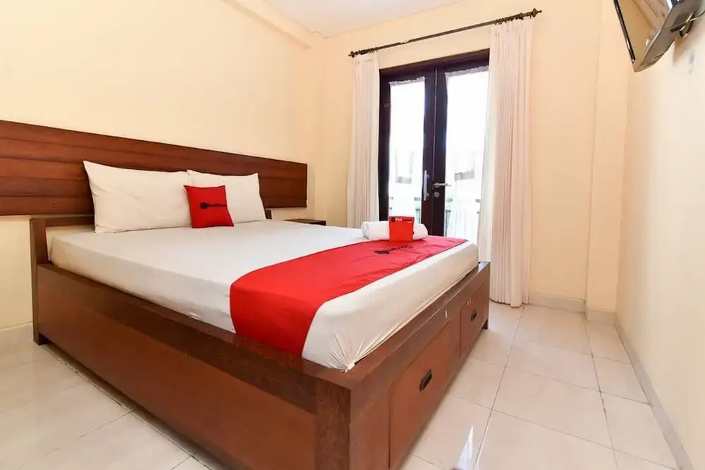 RedDoorz near Level 21 Mall Denpasar