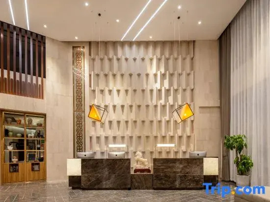 MEHOOD LESTLE The Traxland Hotel