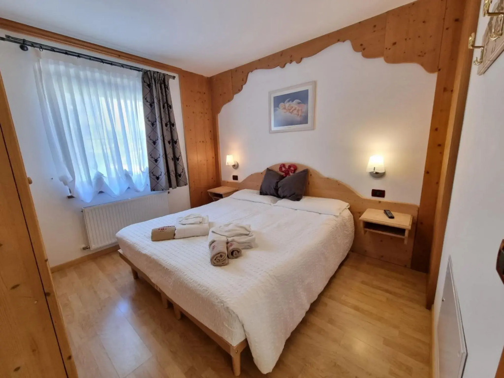 Vajolet, three rooms apartment on the ground floor.-1 VAJOLET