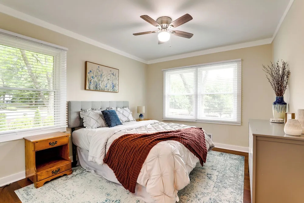 Spacious Atlanta Home w/ Yard ~ 9 Mi to Downtown