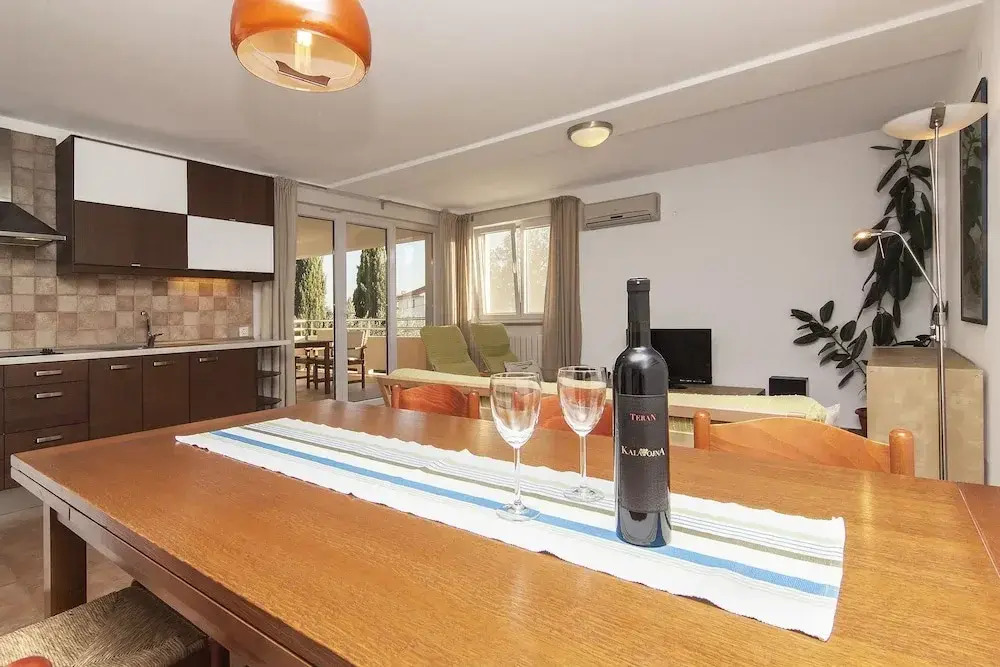 Apartments Levan Ceja
