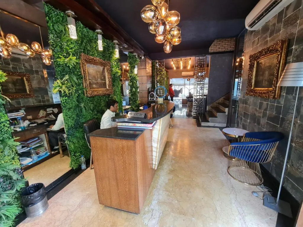 Hotel Royal Castle Grand
