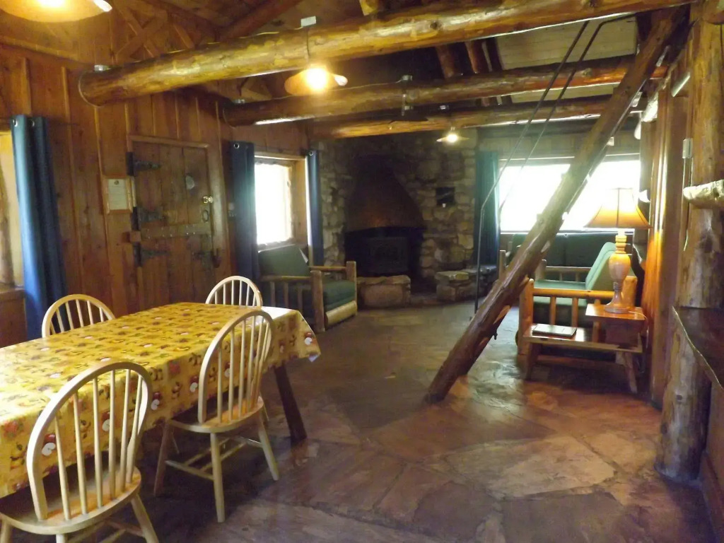 Arizona Mountain Inn & Cabins