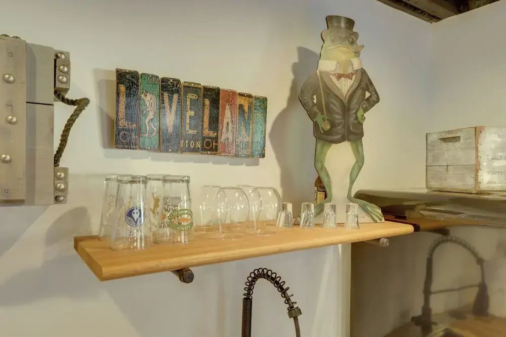 Unique Studio on Obanyon Creek in Dtwn Loveland!