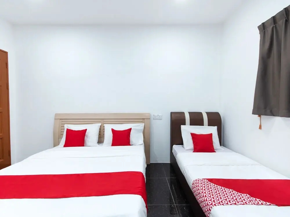 Weng Bee Guest House by OYO Rooms