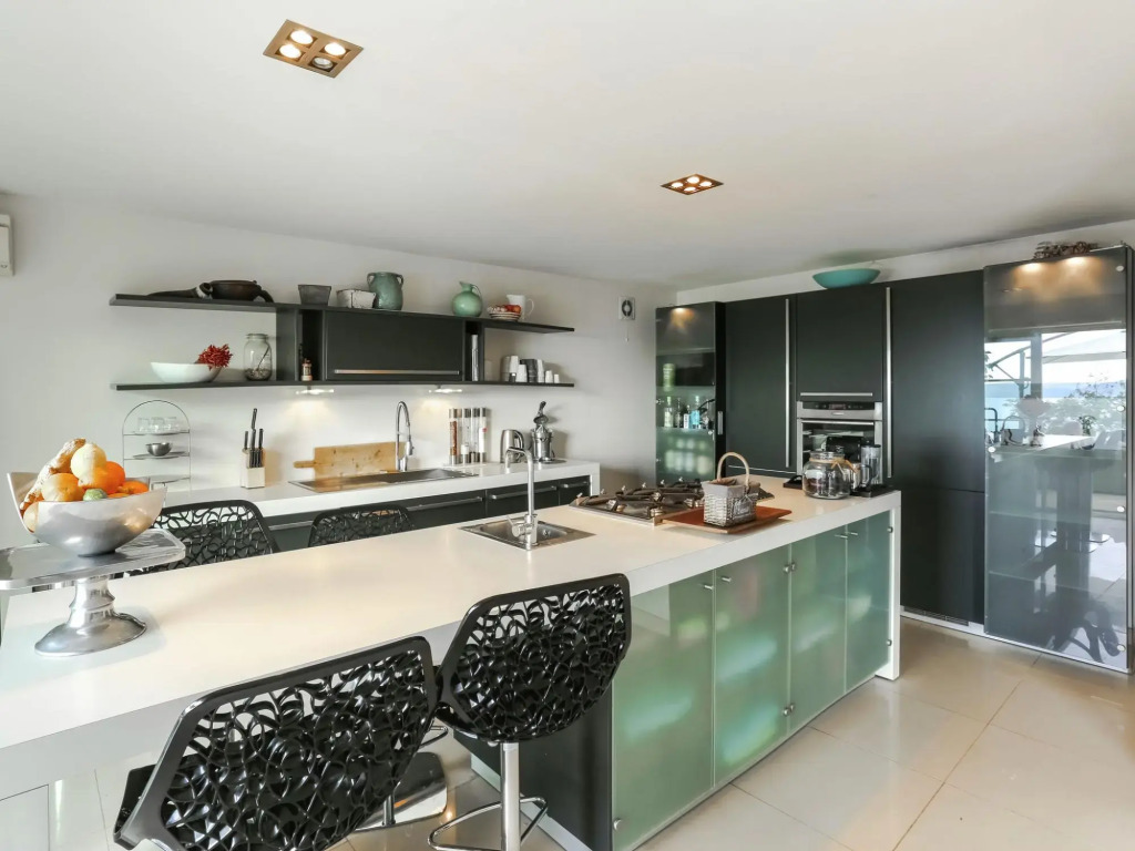 Villa in Grasse With Private Pool