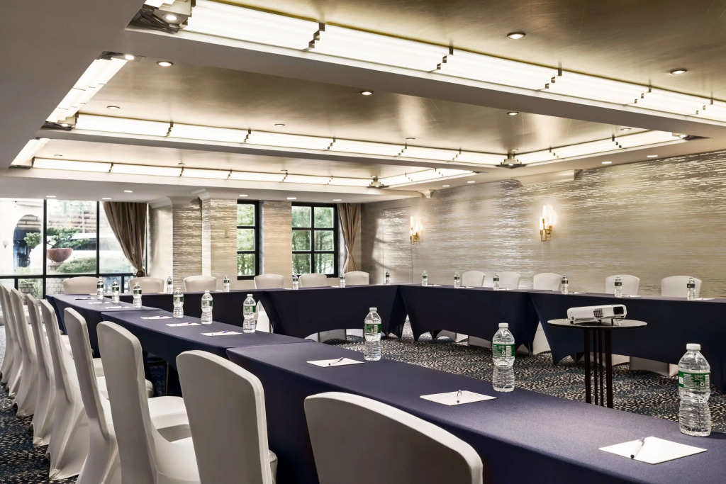 Inn at Great Neck, WorldHotels Crafted