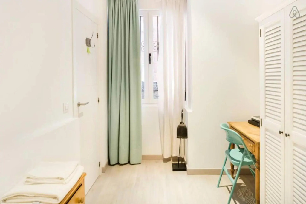 Explore a Walkable Neighborhood around a Comfy Apartment