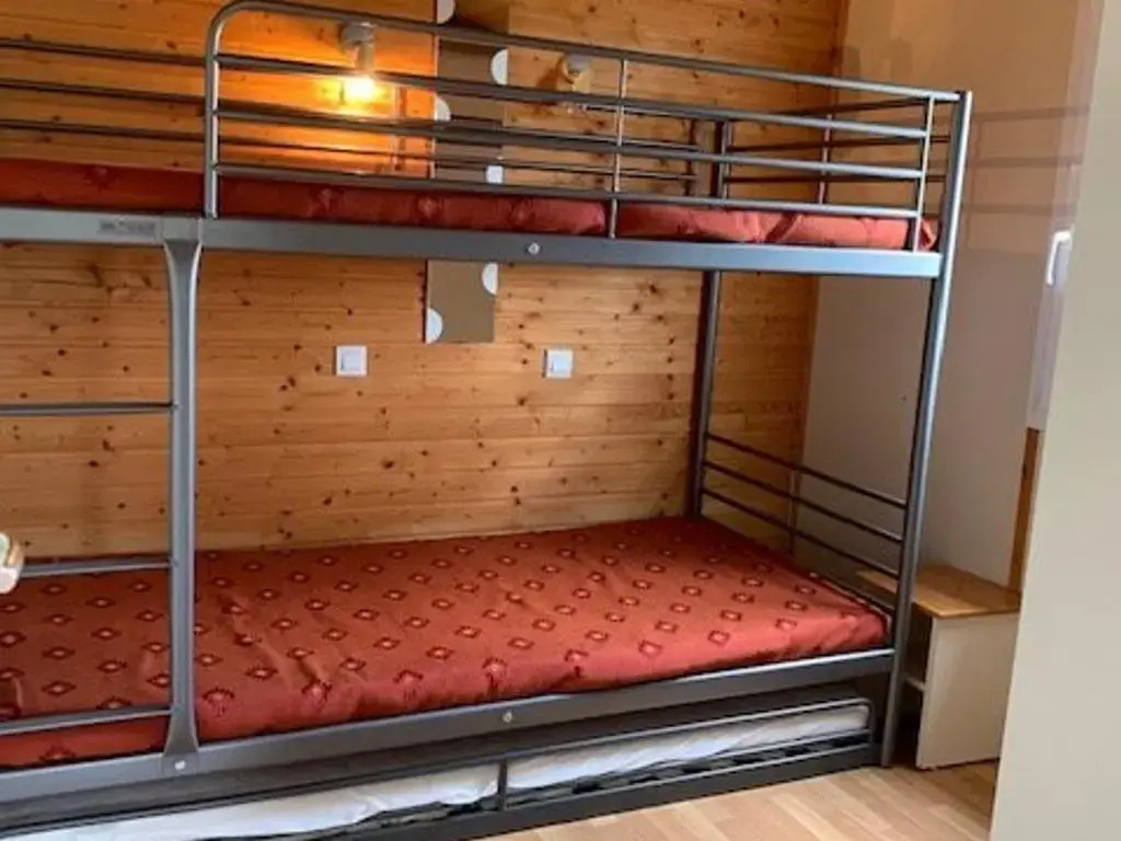 Chalet climatisé pour 6, calme avec piscine et parking - FR-1-607-59