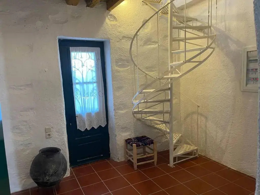 Charming two Bedroom Fisherman's House on Kea