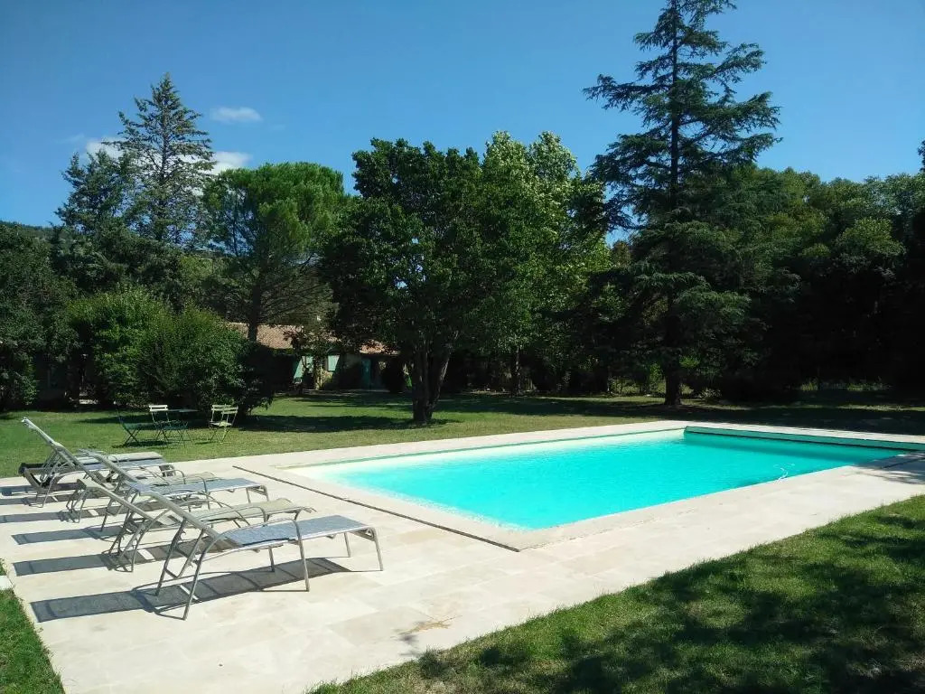 Lou Vergié Maison Provencale au pied du Luberon